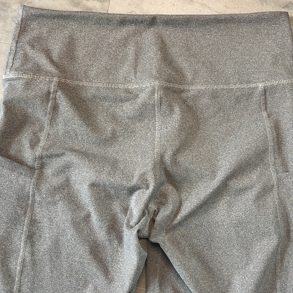 Banana Republic Athletic leggings / side pockets Light Grey NWOT Size L - Picture 10 of 12